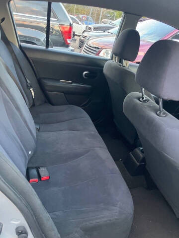 2009 Nissan Versa 1.8 S