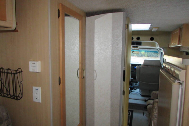 2001 Winnebago Rialta