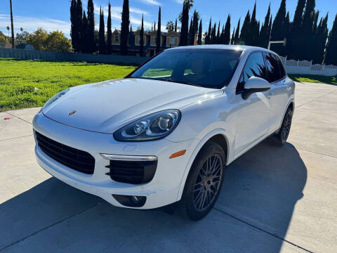 2017 Porsche Cayenne Platinum Edition