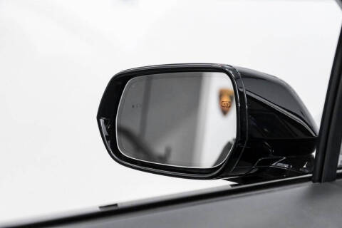 2024 Cadillac LYRIQ Luxury 2