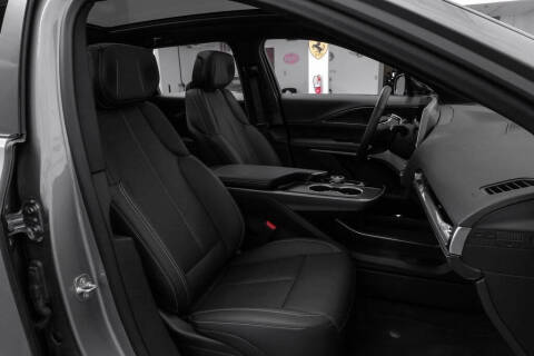 2024 Cadillac LYRIQ Luxury 3