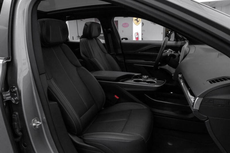 2024 Cadillac LYRIQ Luxury 3