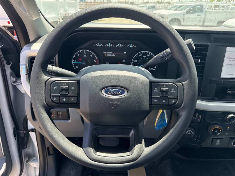 2025 Ford F-350 Super Duty XL