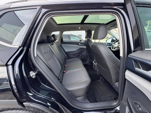 2024 Volkswagen Taos SE 4Motion