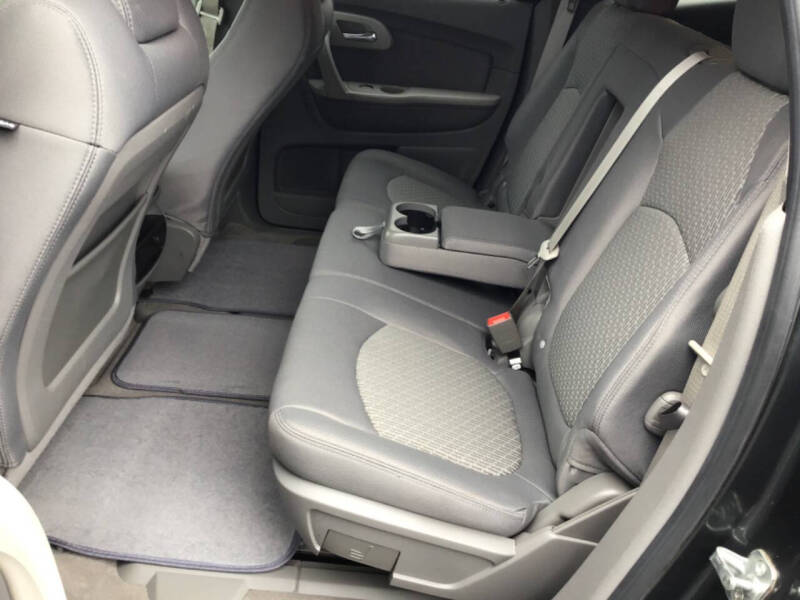 2011 Chevrolet Traverse LS