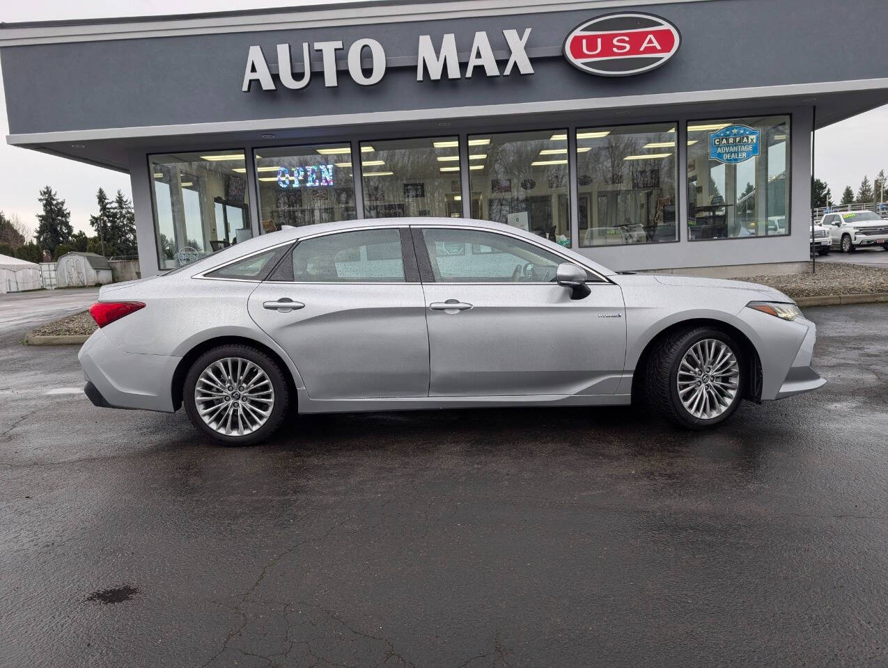 used 2019 Toyota Avalon Hybrid car, priced at $29,999