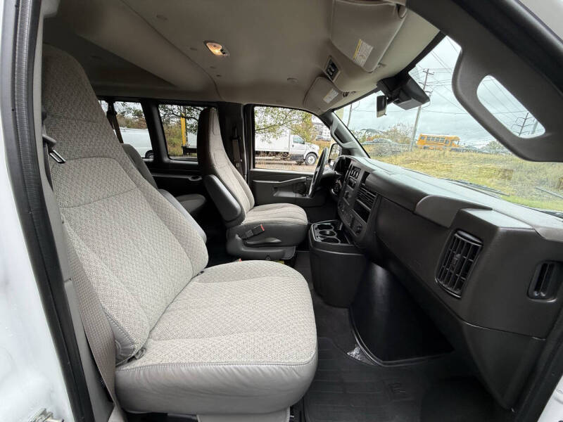 2025 GMC Savana LT 3500