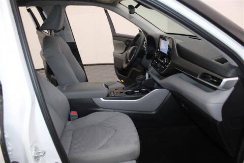 2022 Toyota Highlander L