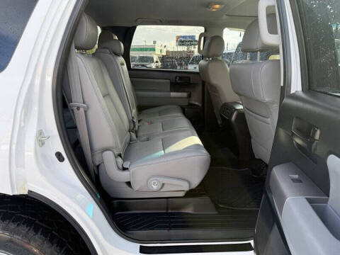 2016 Toyota Sequoia SR5