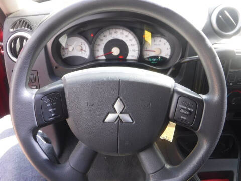 2007 Mitsubishi Raider LS