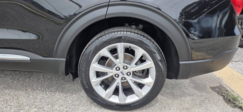 2023 Ford Explorer Platinum