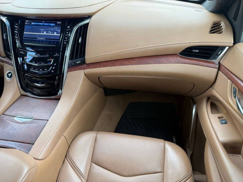 2017 Cadillac Escalade ESV Platinum