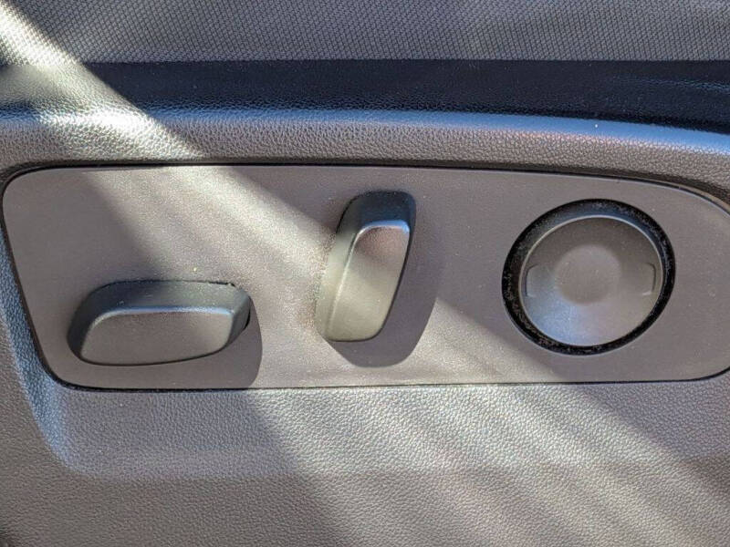 2023 GMC Yukon SLE