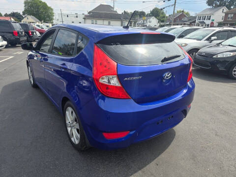 2012 Hyundai Accent SE