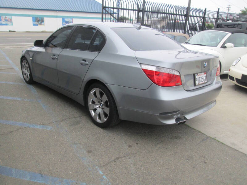 2004 BMW 5 Series 530i
