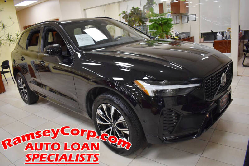 2024 Volvo XC60 B5 Plus Dark Theme