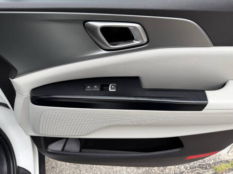 2022 Kia Carnival LX