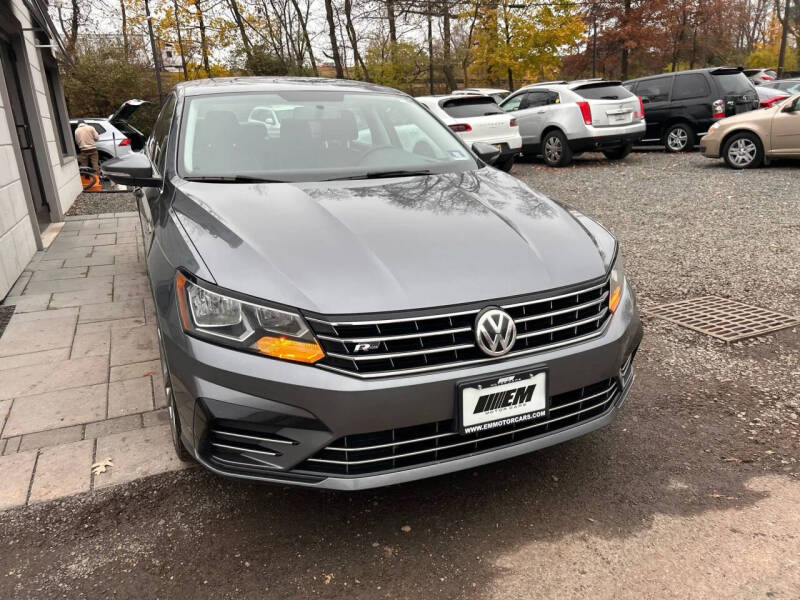 2017 Volkswagen Passat 1.8T R-Line