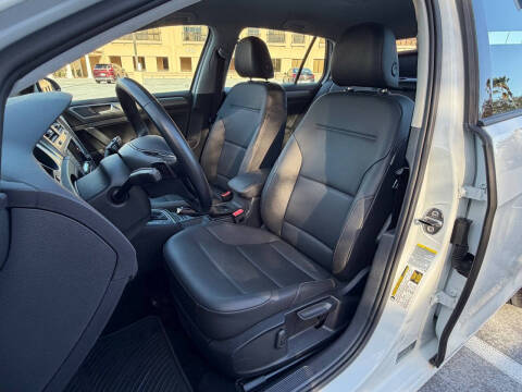 2015 Volkswagen Golf TSI S