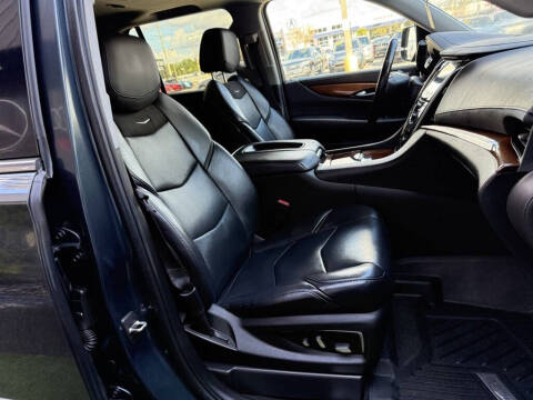 2019 Cadillac Escalade Luxury