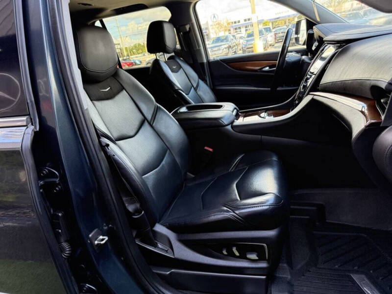 2019 Cadillac Escalade Luxury