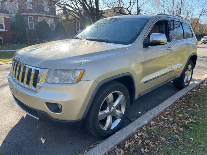 2011 Jeep Grand Cherokee for sale at Apollo Motors INC in Chicago IL