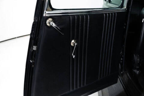 1933 Ford Super Deluxe