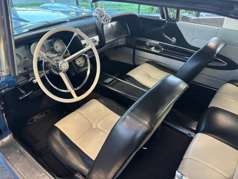 1960 Ford Thunderbird