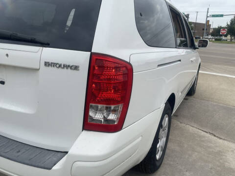 2007 Hyundai Entourage GLS