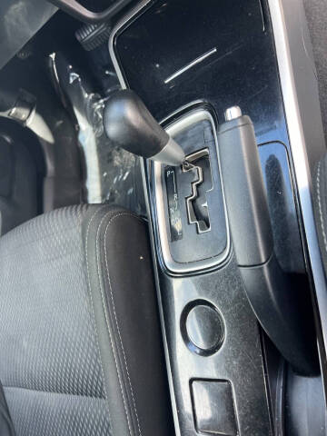 2018 Mitsubishi Outlander ES