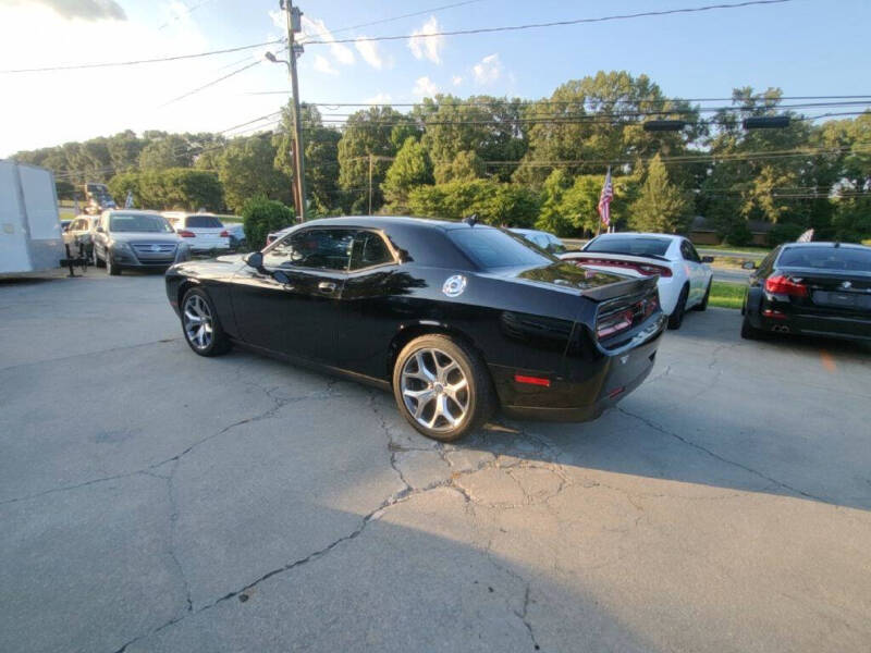 2015 Dodge Challenger SXT Plus