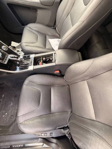 2016 Volvo XC60 T5 Platinum