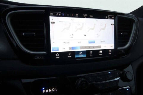 2026 Chrysler Voyager LX