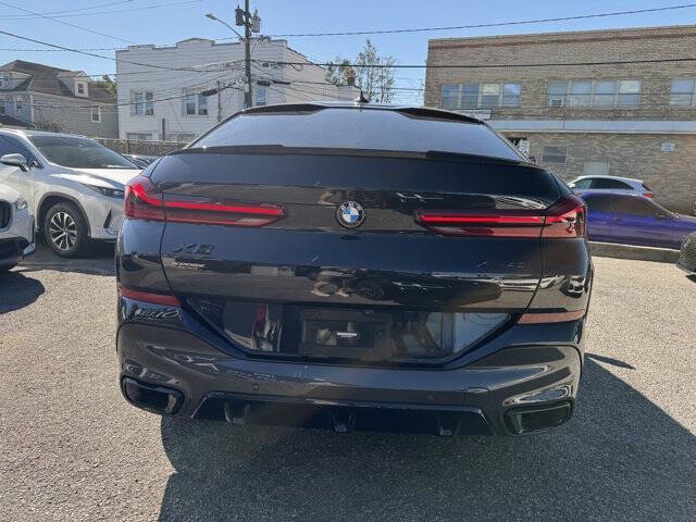 2022 BMW X6 xDrive40i