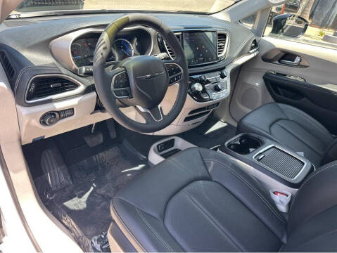 2024 Chrysler Pacifica Plug-In Hybrid