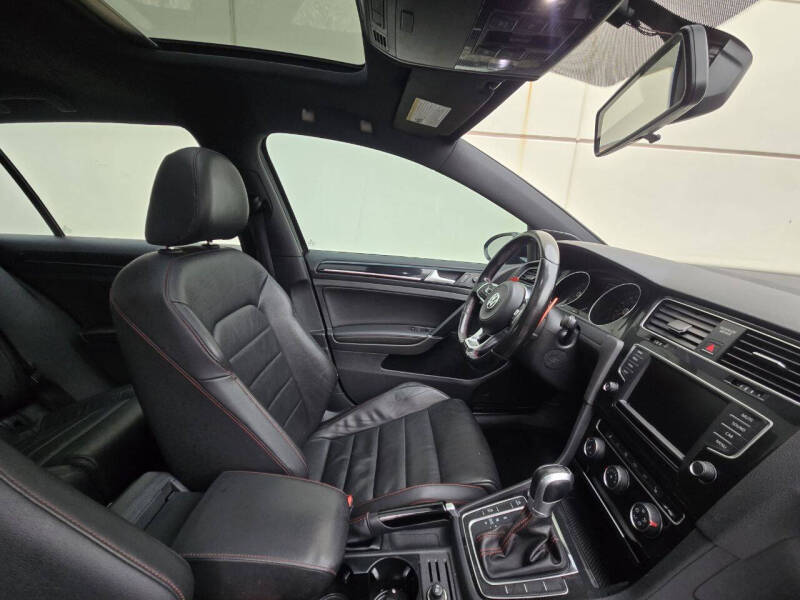 2017 Volkswagen Golf GTI SE