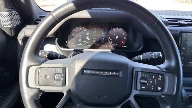 2024 Land Rover Defender 130 P400 X-Dynamic SE