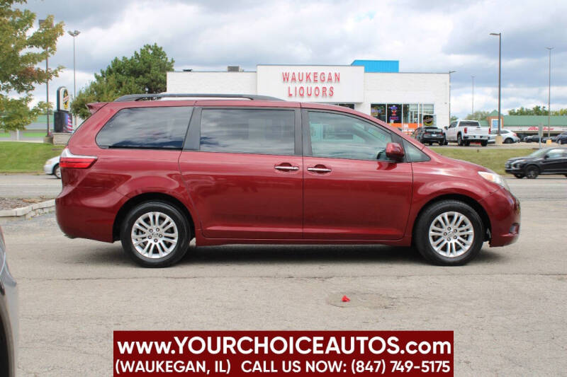 2017 Toyota Sienna XLE Premium 8-Passenger