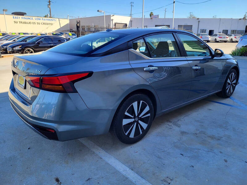 2021 Nissan Altima 2.5 SV