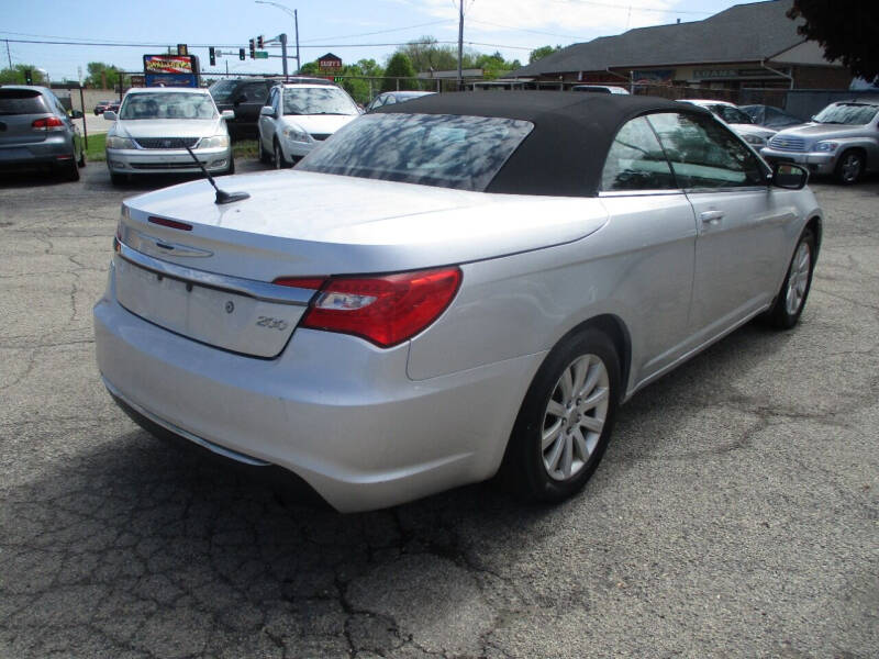 2012 Chrysler 200 Touring