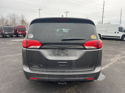 2020 Chrysler Pacifica Touring L
