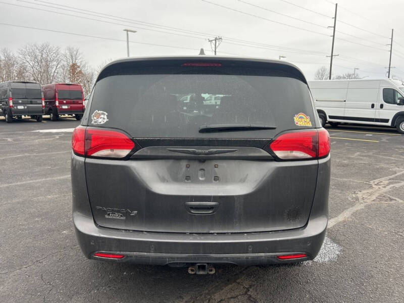 2020 Chrysler Pacifica Touring L