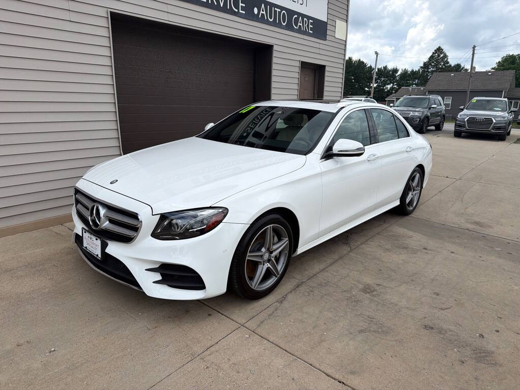 Off white 2017 Mercedes-Benz E-Class E 300 4MATIC AWD E 300 4MATIC 4dr Sedan 2