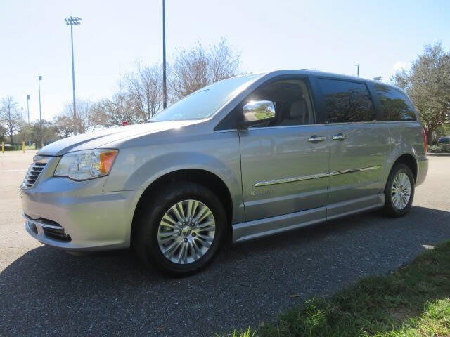 2013 Chrysler Town and Country Limited