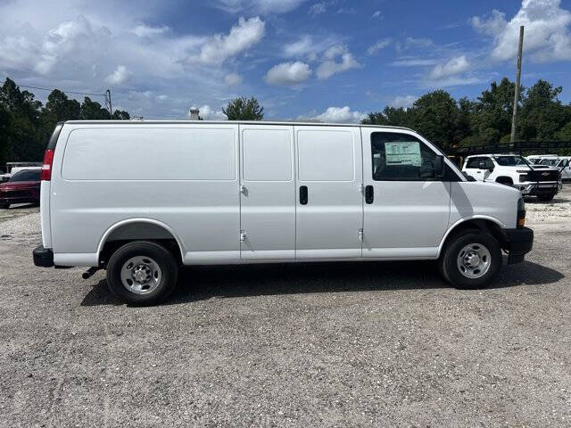 2025 Chevrolet Express 2500