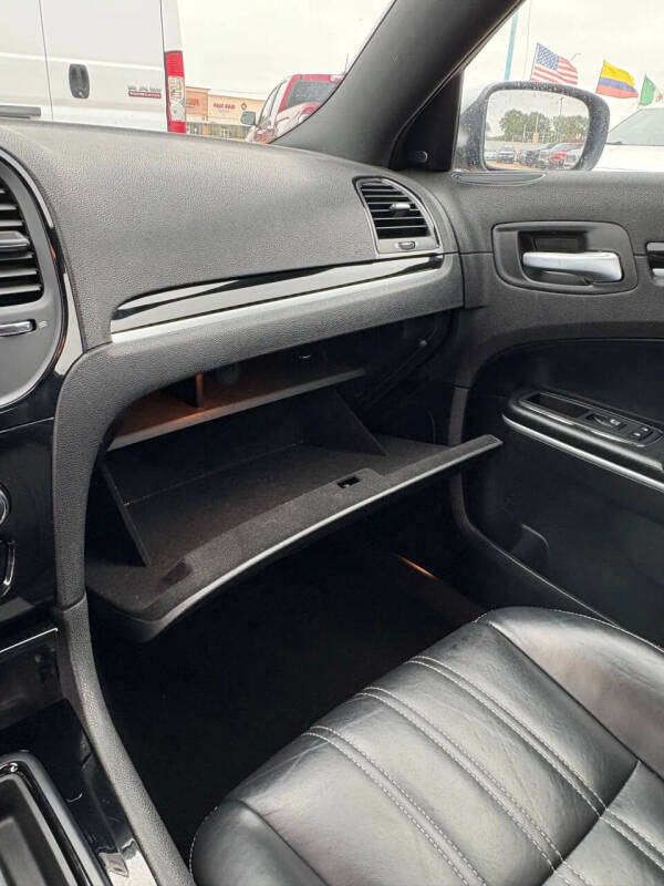 2023 Chrysler 300 S V6