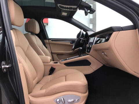 2022 Porsche Macan S