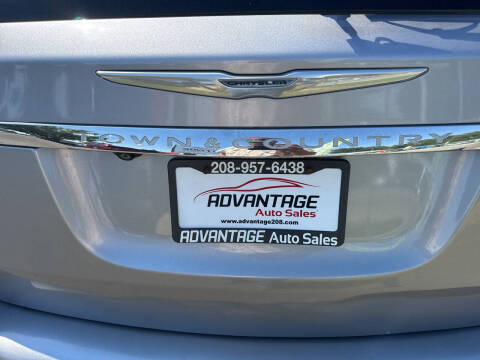 2016 Chrysler Town and Country LX