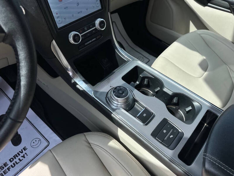 2021 Ford Edge Titanium