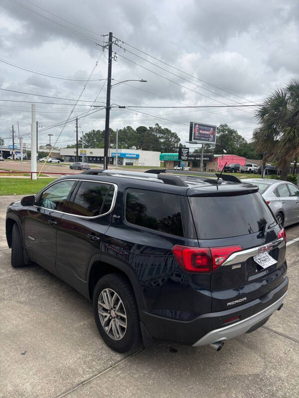 2017 GMC Acadia SLE-2